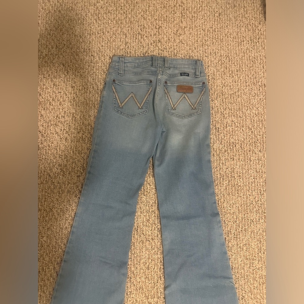 NWOT Wrangler Retro Women's Mia Light Wash Mid Rise Trouser Denim Jeans